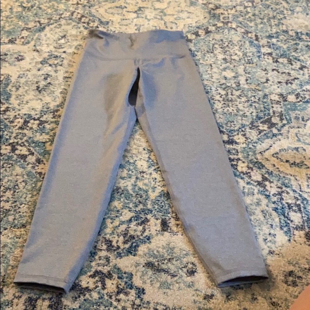 Small old navy active crops, grey